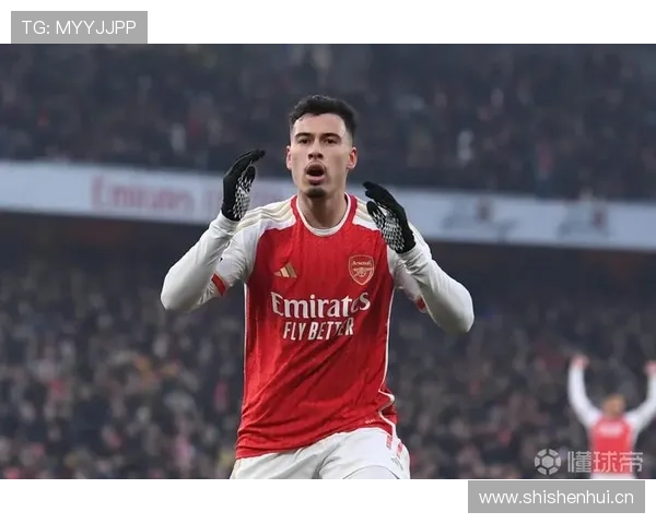 阿尔瓦雷斯 vs 伊萨克:技术流中锋的进攻效率与战术角色对比 阿尔瓦雷斯 vs 伊萨克:技术流中锋的进攻效率与战术角色对比