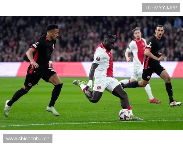 阿贾克斯欧战表现持续低迷,对球队在欧洲赛场的竞争力形成制约 阿贾克斯欧战表现持续低迷,对球队在欧洲赛场的竞争力形成制约